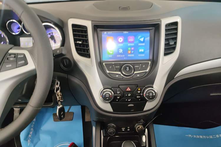 Used CHANGAN CS35 2016 1.6L Automatic Luxury Model China V Standard