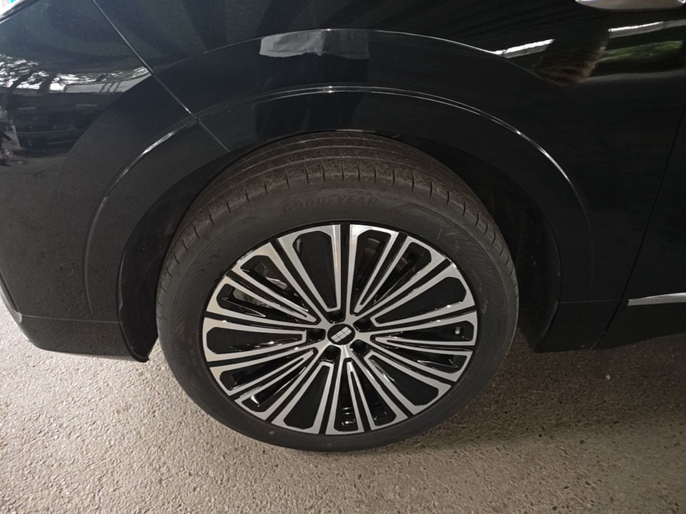Geely Galaxy M9 2025 Model 210km Four-Wheel-Drive Leading Edition — снимка 10