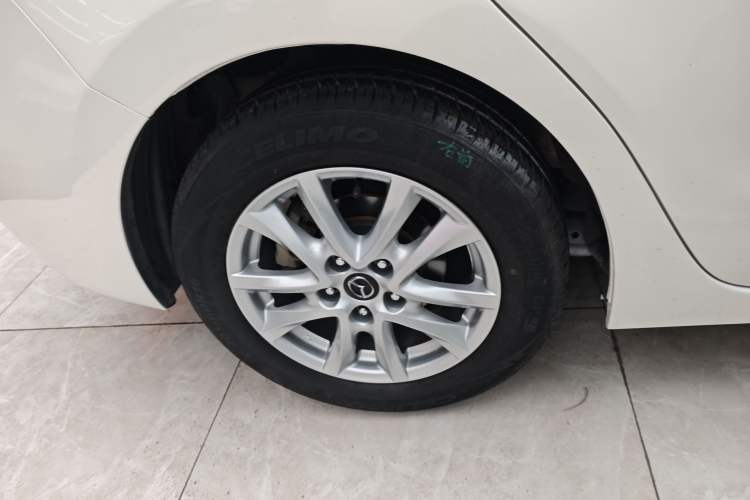 Used Mazda Mazda 3 Axela 2014 Sedan 1.5L Automatic Luxury Model