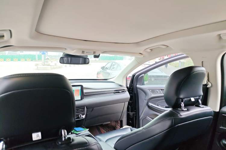 Used Ford Edge 2021 PLUS EcoBoost 245 Two-Wheel-Drive Titanium 7-Seater
