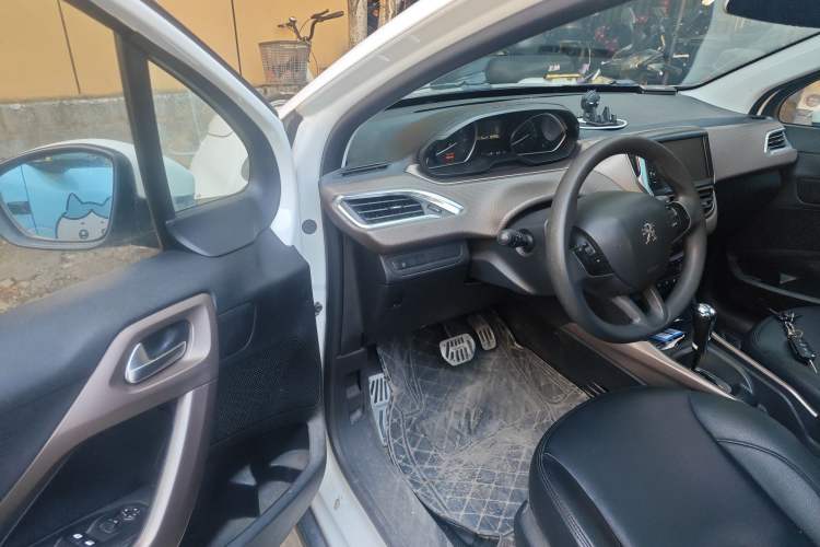 Used Peugeot 2008 2014 1.6L Automatic Fashion Edition