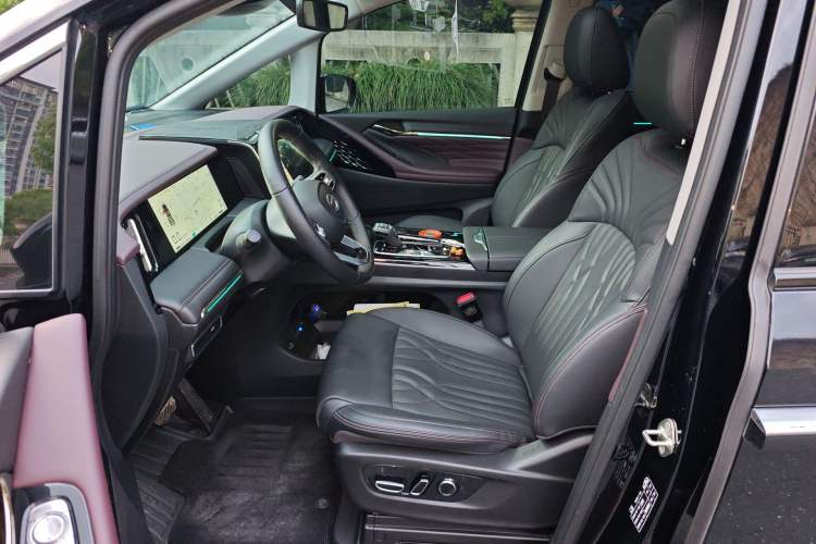 Used GAC Trumpchi M8 2024 Master Series 400T Ultimate Edition Left Front Seat