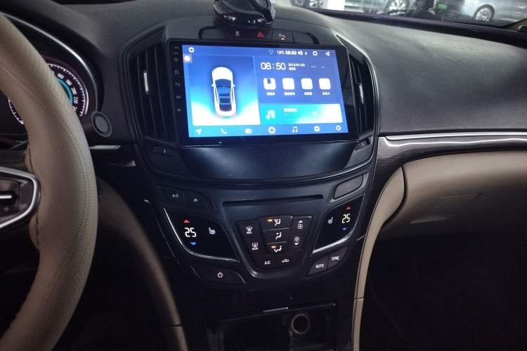 Used Buick Regal 2015 2.0L Elite Fashion Edition Audio And AC Panel