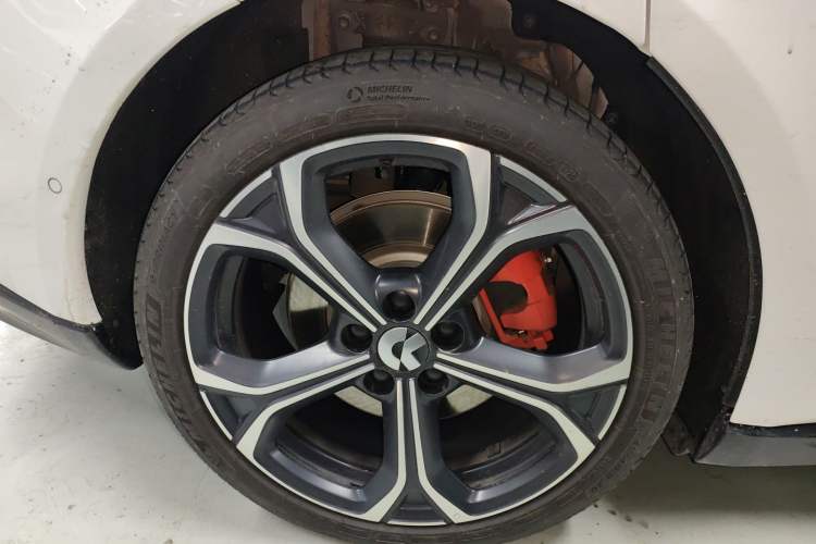 Used Nio ET5T 2025 75 kWh Touring Right Rear Wheel Hub