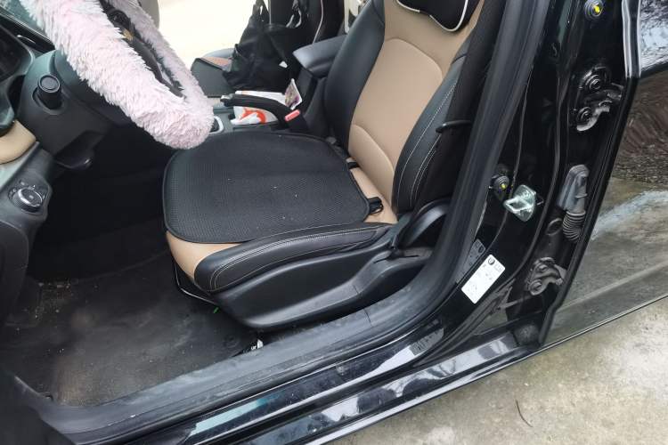 Used Chevrolet Monza 2021 320 Automatic Enjoyment Sunroof Edition Left Front Seat