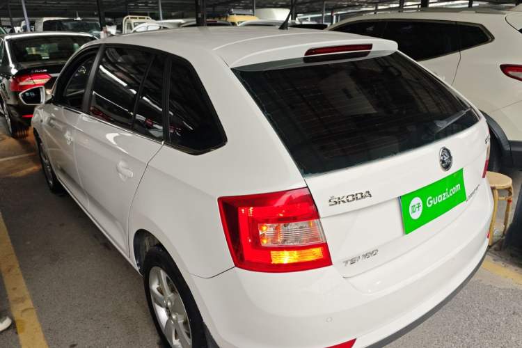 Used Skoda Rapid Spaceback 2016 Revised 1.6L Automatic Chuanxing Version Rear Left 45 Deg