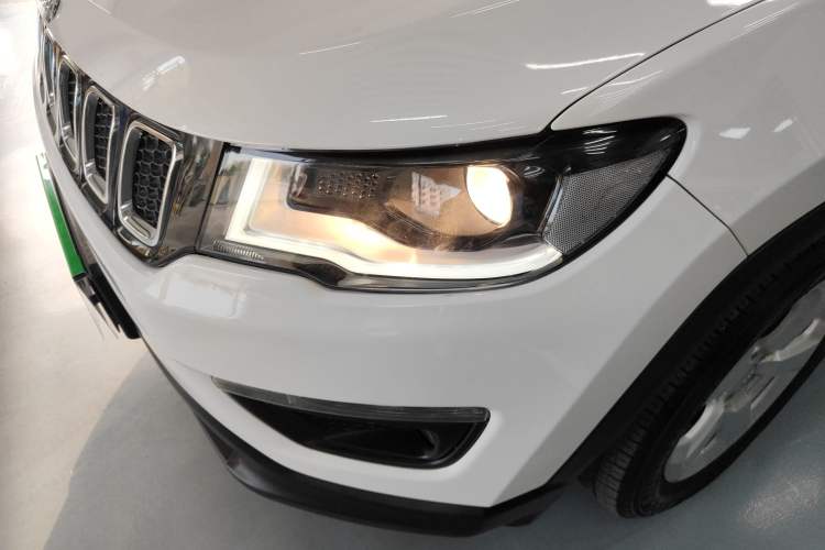 Used Jeep Compass 2017 200T Automatic Family Edition
