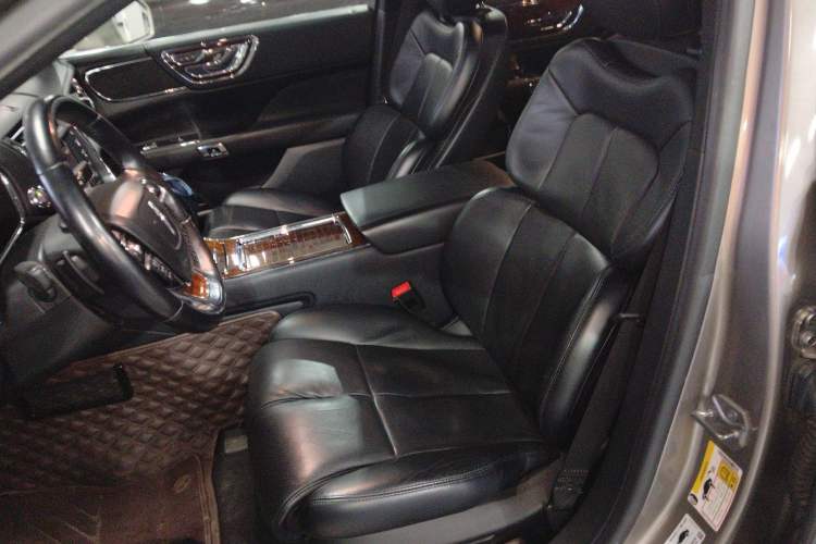 Used Lincoln Continental 2019 2.0T Two-Wheel Drive Luxury Edition China VI Standard
