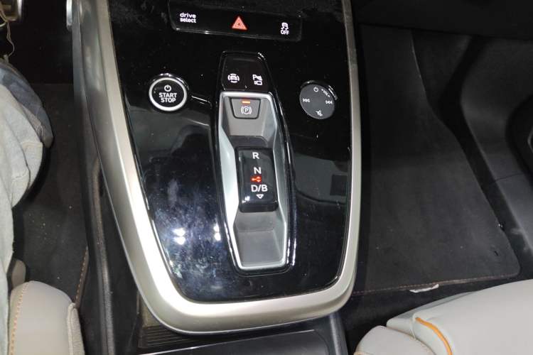 Used Audi Q5 e-tron 2023 40 e-tron Starry Edition Mecha Kit
