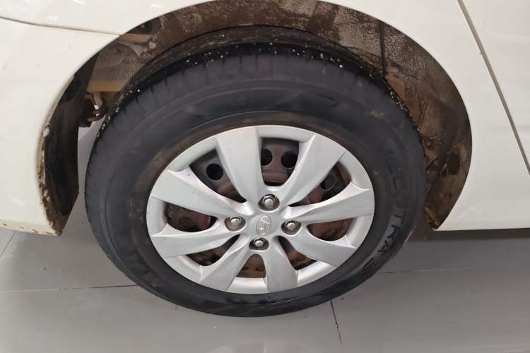 Used Hyundai Verna (older generation) 2014 1.4L Manual Smart GLS Trim