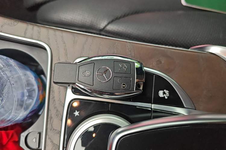 Used Mercedes-Benz GLC 2016 GLC 300 4MATIC Luxury Model
