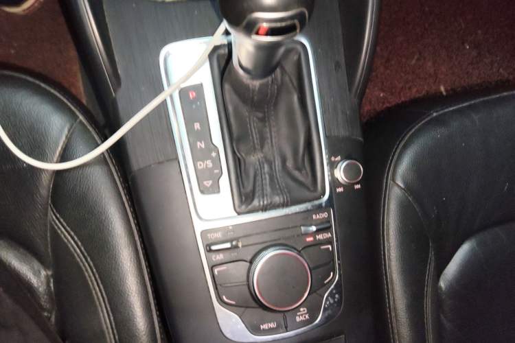Used Audi A3 2014 Sportback 35 TFSI Automatic Comfort Model Gear Lever