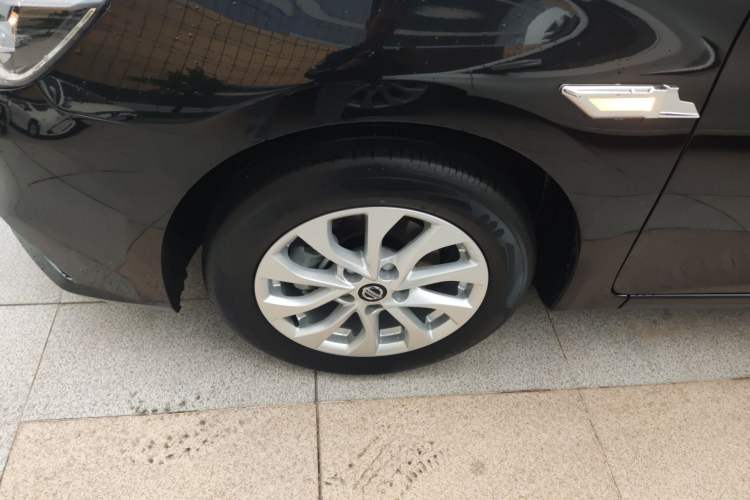 Used Nissan Sylphy 2022 Classic 1.6XE CVT Comfort Edition Left Front Wheel Hub