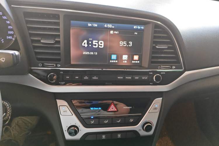 Used Hyundai Elantra (6th Generation / Lingdong) 2016 1.6L Automatic ZhiXuan – Elite Version Audio And AC Panel