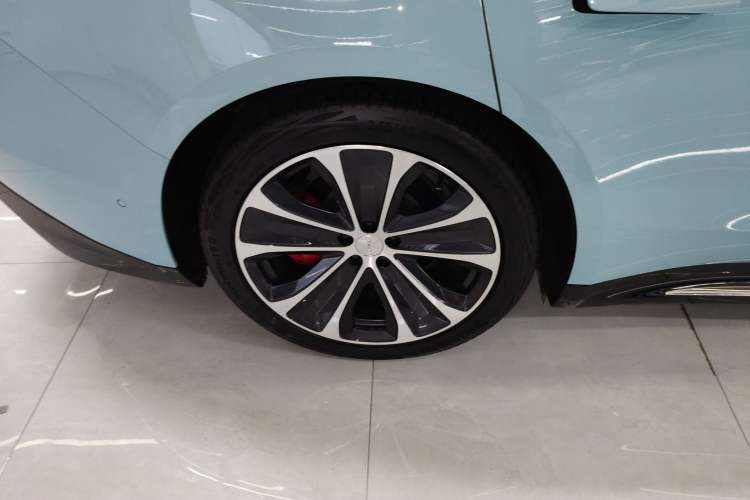 Used Hima Luxeed S7 2024 Ultra Four-Wheel Drive Flagship Edition Right Rear Wheel Hub