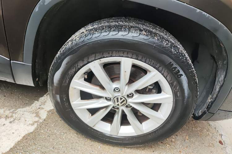 Used Volkswagen Tiguan 2013 1.8 TSI Automatic Two-Wheel Drive Comfort Edition Right Front Wheel Hub