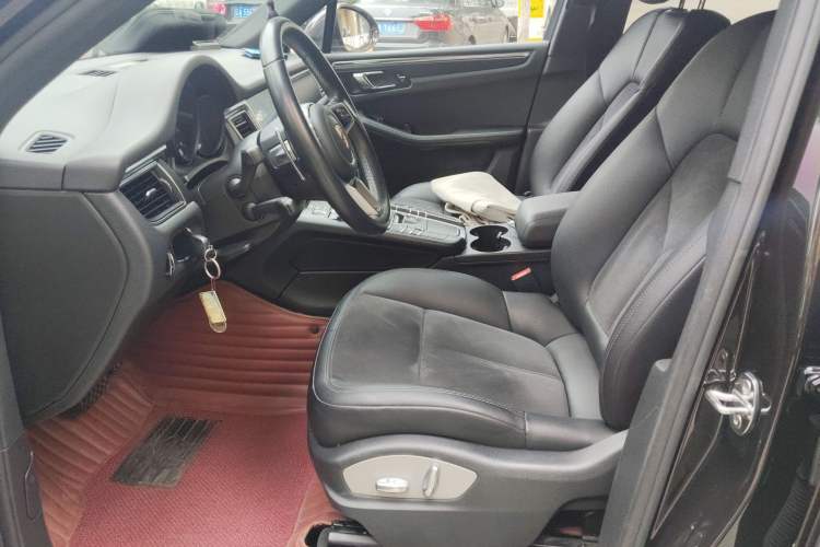 Used Porsche Macan 2017 Macan 2.0T Left Front Seat