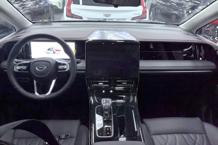 Used GAC Trumpchi M8 2024 Master Series 400T Prestige Edition Center Console