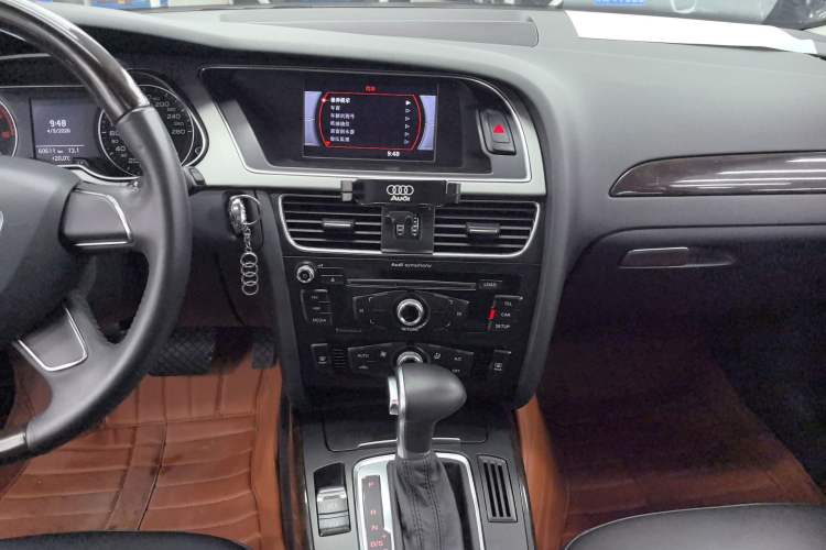 Used Audi A4L 2015 30 TFSI Automatic Comfort Model Audio And AC Panel