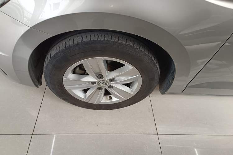 Used Volkswagen Touran 2016 Touran L 280TSI DSG Style Edition Left Front Wheel Hub