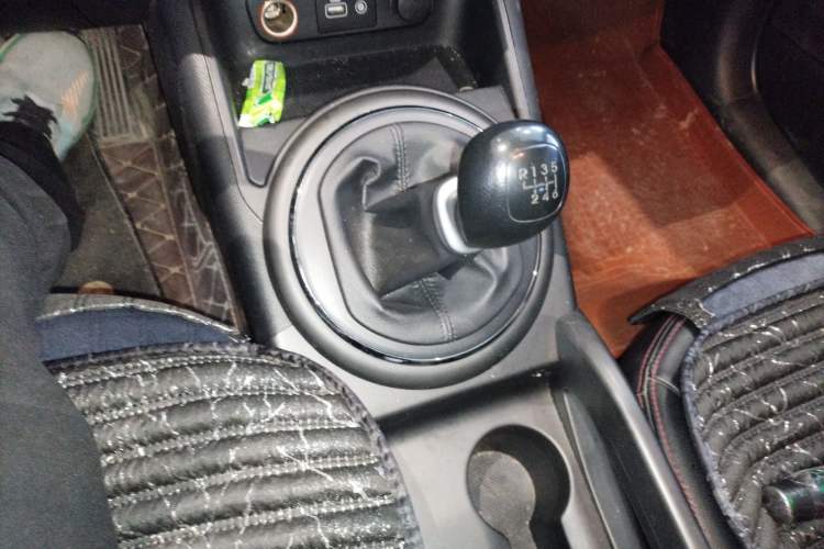 Used Kia Sportage R 2015 2.0L Manual Two-Wheel Drive GL Model
