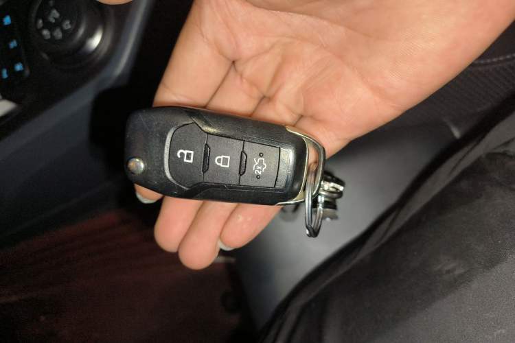 Used Ford Everest 2017 2.0T Gasoline Automatic 4x4 Flagship Edition 7 Seats