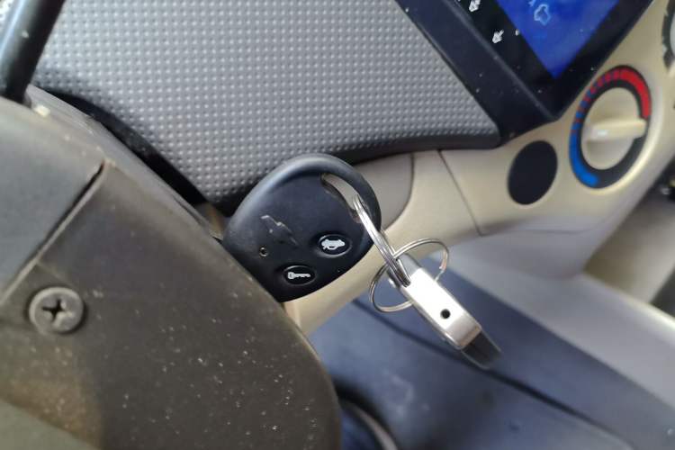 Used Chevrolet Lova 2010 1.4 MT Fengdu Version
