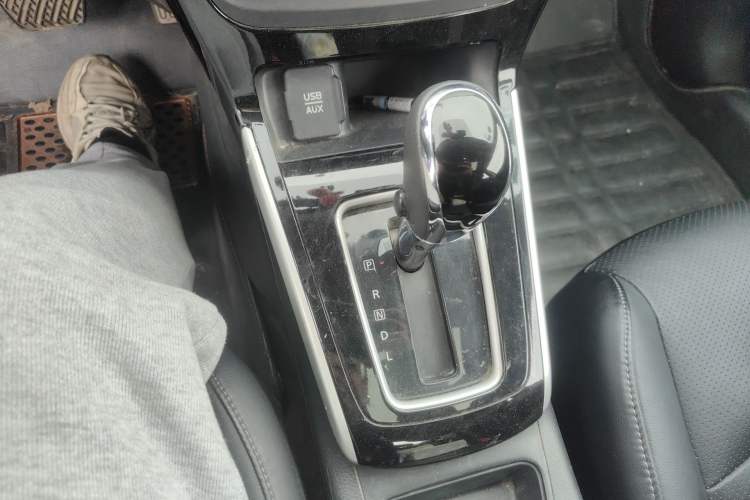 Used Nissan Sylphy 2016 1.6 XL CVT Deluxe Edition Gear Lever