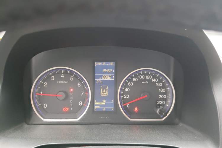 Used Honda CR-V 2010 2.0L automatic two-wheel drive urban version Odometer Close Up