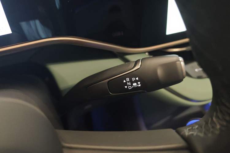 Used Hongqi EH7 2025 690 Smart Selection Edition
