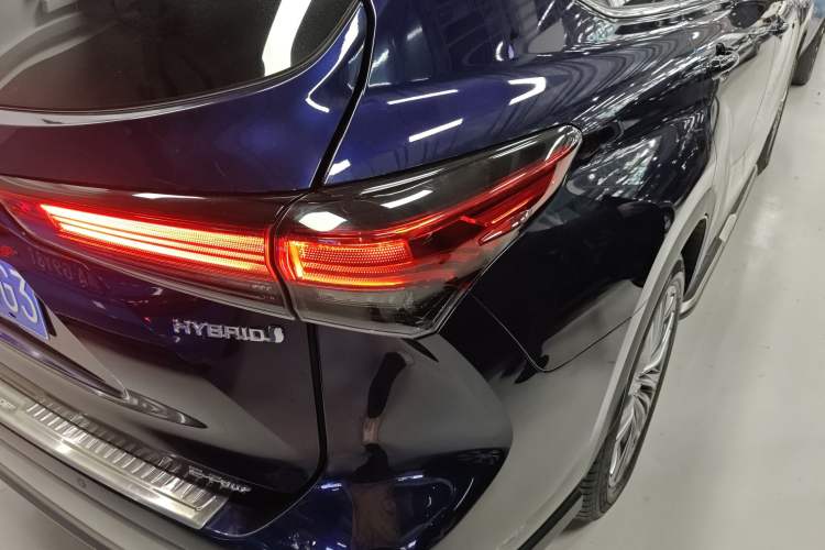 Used Toyota Highlander 2022 Dual-Engine 2.5L Four-Wheel Drive Prestige Version 7 Seats
