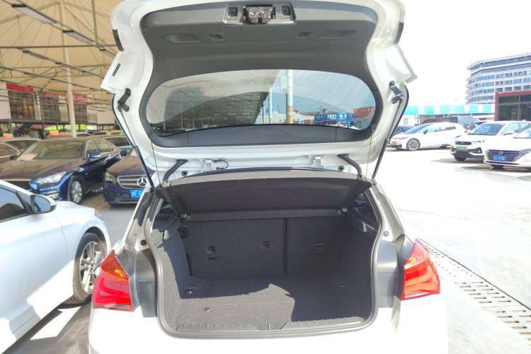 Used BMW 1 Series 2018 118i Sport Design Package Trunk