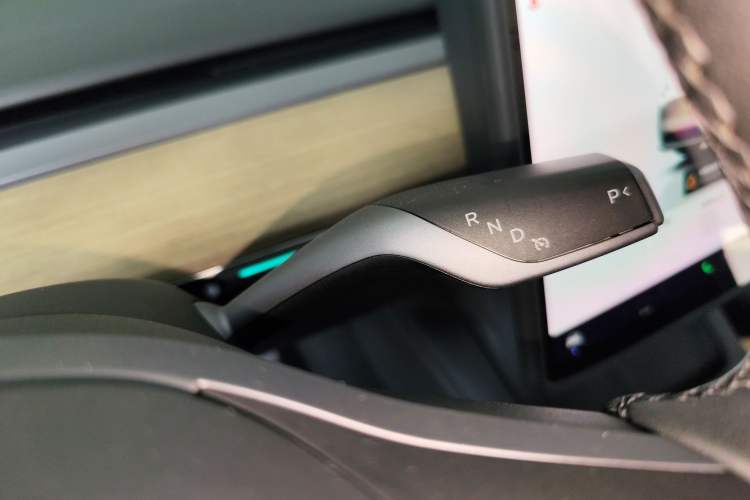 Used Tesla Model Y 2022 Revised Version Rear-Wheel Drive Gear Lever