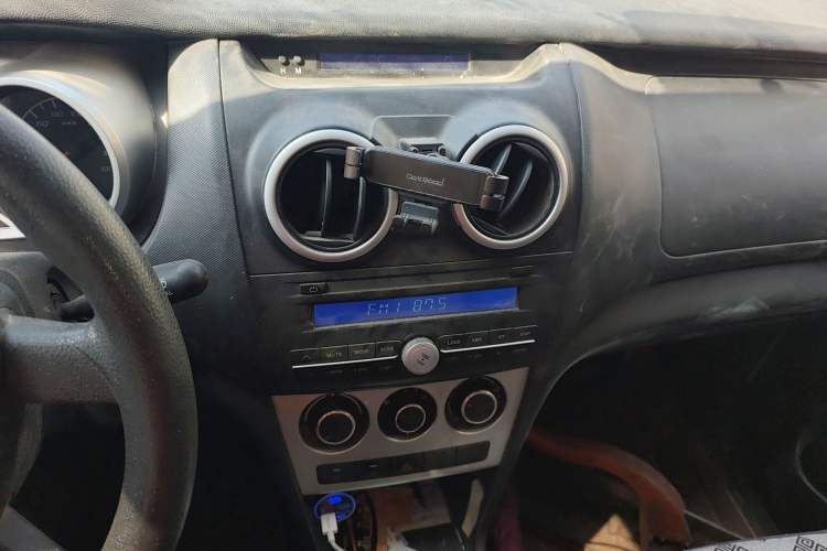 Used CHANGAN KAICHENG Ounuo S 2014 1.5L Base Version
