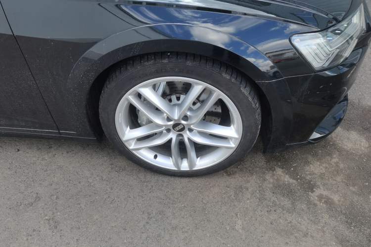 Used Audi A6 2020 allroad quattro Explorer 55 TFSI Prestige Off-Road Model Right Front Wheel Hub