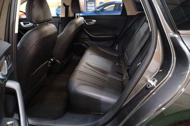 Used Roewe D7 2023 DMH 125km Superior Edition
