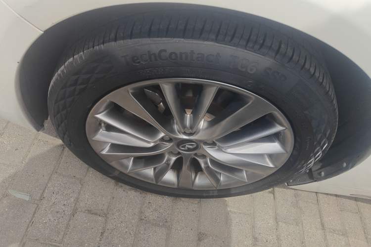 Used Infiniti Q50L 2018 2.0T Enjoyment Edition China V standard