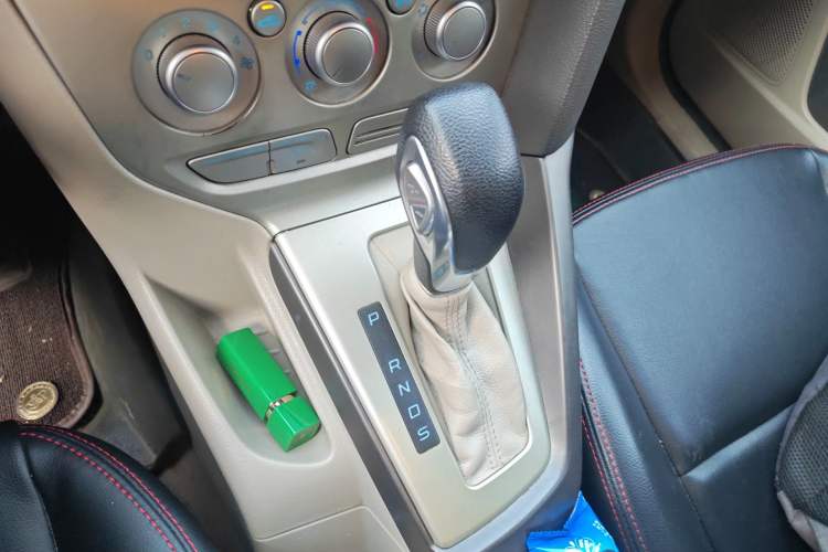Used Ford Focus 2012 Sedan 1.6L Automatic Comfort Model Gear Lever