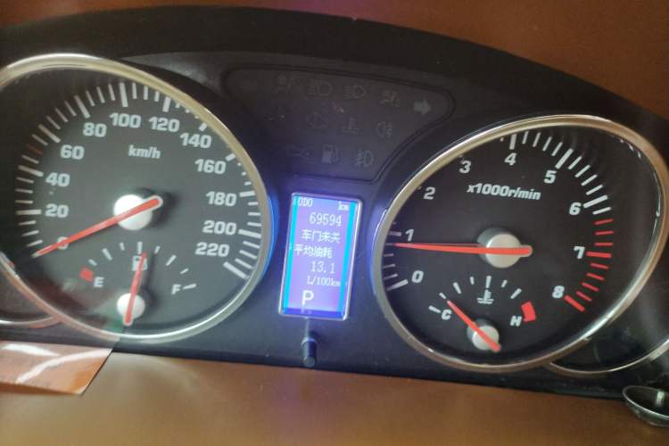 Used Huatai Boliger 2013 1.8T Automatic Two-Wheel Drive Zhihui Edition Odometer Close Up