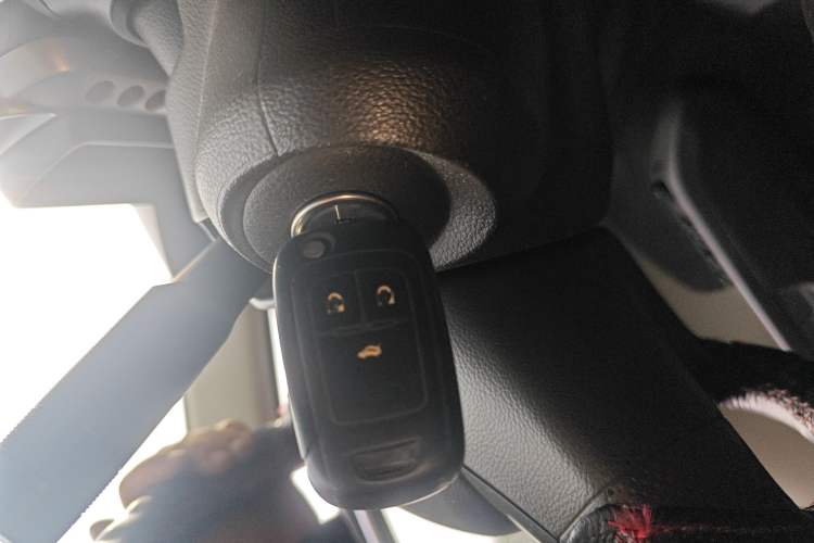 Used Chevrolet Aveo Sonic 2011 Sedan 1.4L Manual Transmission SE