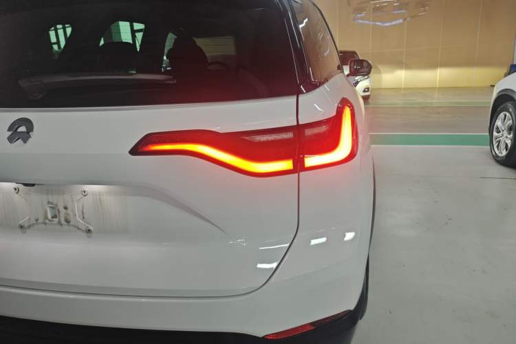 Used Nio ES8 2018 355 km Base Version 7-Seater Edition