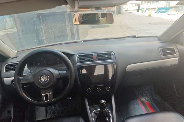 Used Volkswagen Sagitar 2014 1.6L Manual Comfort Model
