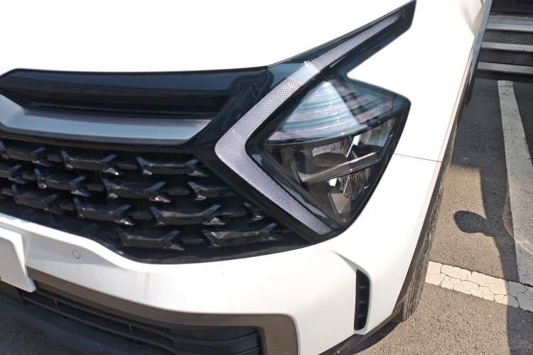 Used Kia Sportage (Chinese Domestic Model) 2025 1.5T Two-Wheel Drive Prestige Edition
