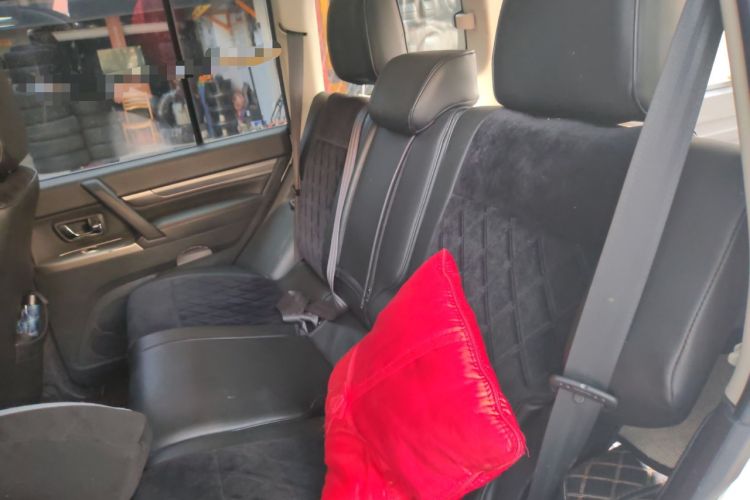 Used Mitsubishi Pajero 