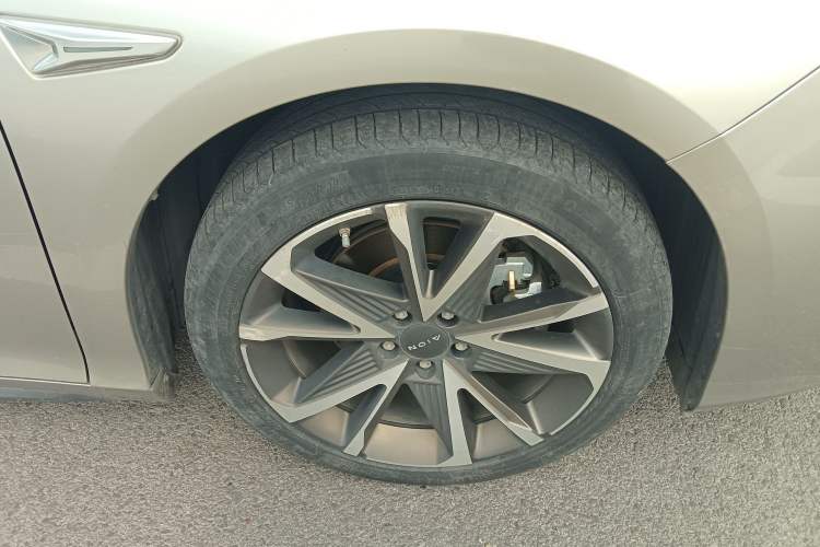 Used AION S Plus 2021 80 Tech Edition Right Front Wheel Hub