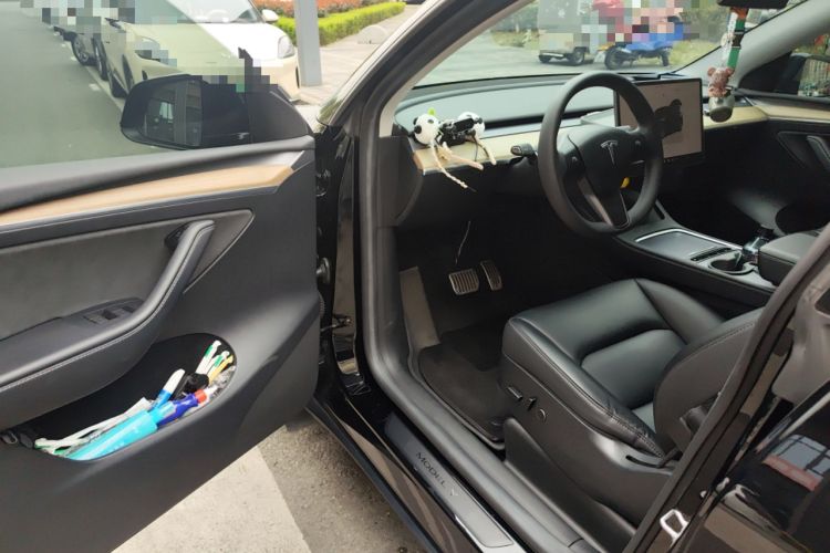 Used Tesla Model Y 2022 Rear-Wheel-Drive Version
