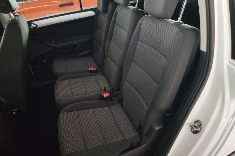 Used Volkswagen Touran 2016 Volkswagen Touran L 280TSI Manual Trend Edition
