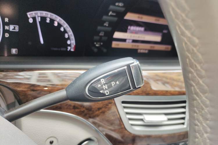 Used Mercedes-Benz S-Class 2010 S 300 L Business Model
