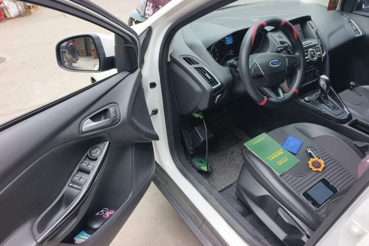 Used Ford Focus 2017 Hatchback 1.6L Automatic Fashion Edition Smart Drive Version
