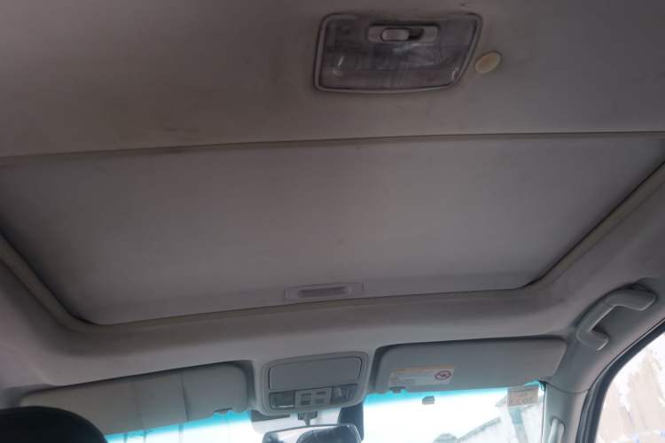 Used JMC Yusheng S350 2014 2.4T Automatic 4x4 Diesel Luxury Version with Sunroof 5 Seats
